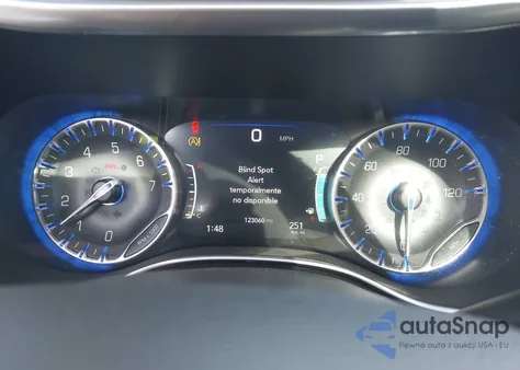 2018 Chrysler Pacifica Limited z USA, uszkodzony, nr VIN 2C4RC1GGXJR272568